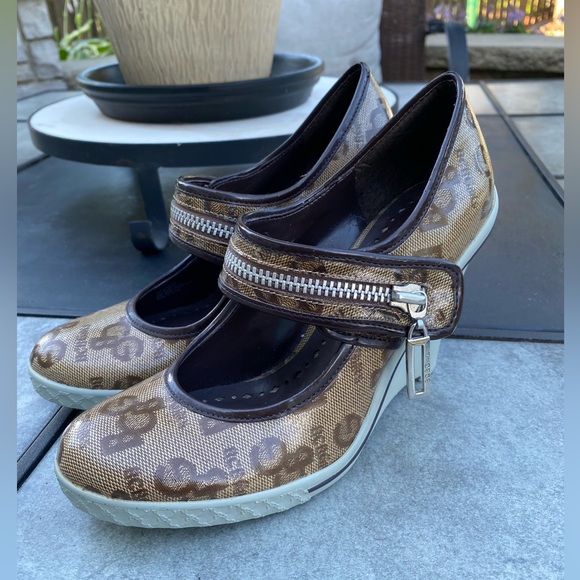 BCBGirl Enrica Wedge Heels Size 5.5 - Picture 4 of 6